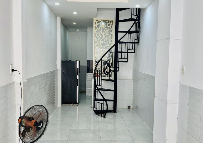 NHÀ HXH ĐỦ CÔNG NĂNG - 28M2 - LÊ HỒNG PHONG - Q10 GIÁP Q3 - CHỈ 4.6TỶ (TL)