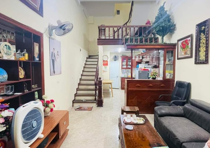 Bán nhà Yên Phúc, Hà Đông, 39 m2, 3 tầng, 4 mặt tiền, giá nhỉnh hơn 4 tỷ.