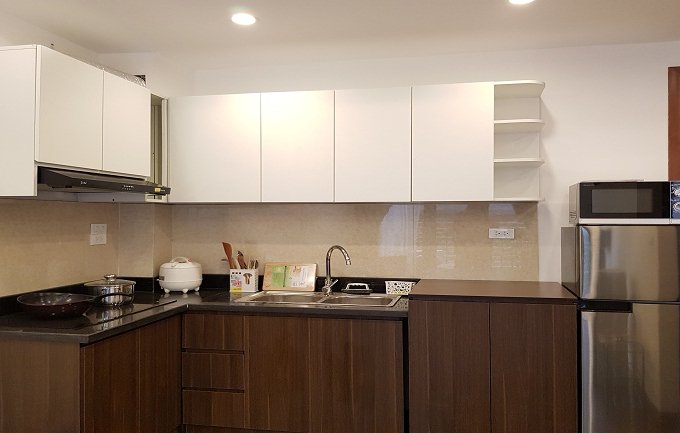 Cho thuê căn hộ dịch vụ tại Linh Lang, Ba Đình, 50m2, 1PN, ban công, đầy đủ nội thất mới hiện đại
