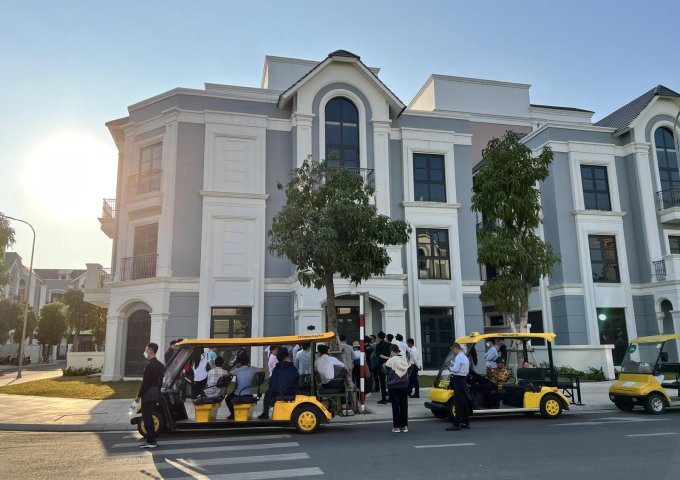 Biệt Thự đơn lập 20 căn View hồ cảnh quan, Dt 374m2, giá 50 tỷ