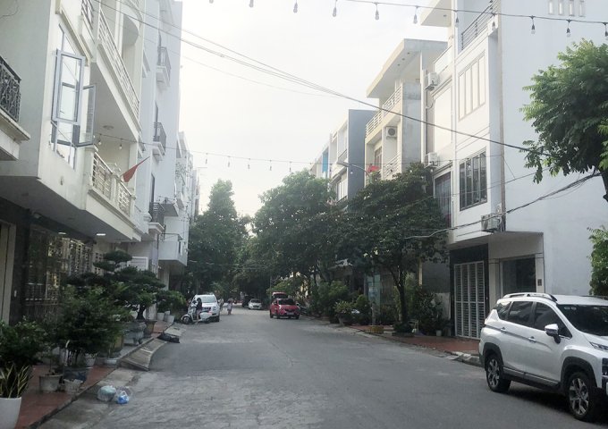 Bán nhà dân xây mặt đường Bến Láng - Lô 17 Lê Hồng Phong, Hải An, Hải Phòng.