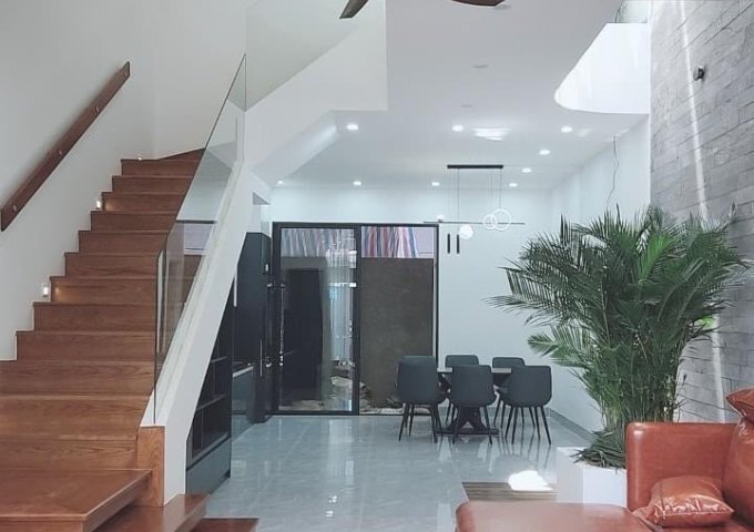 🏩 Bán nhà mới đẹp 3 tầng Nguyễn Chích, 75m2, 4.95 tỷ tl