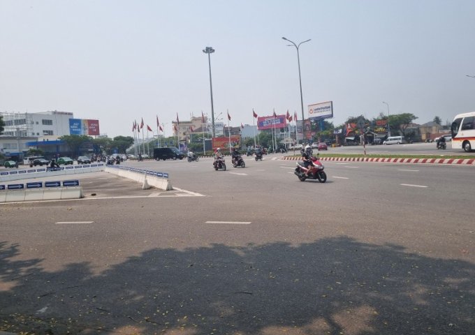 Bán nhà lô góc Nguyễn Hữu Thọ ngay cổng sân bay Đà Nẵng giá rẻ