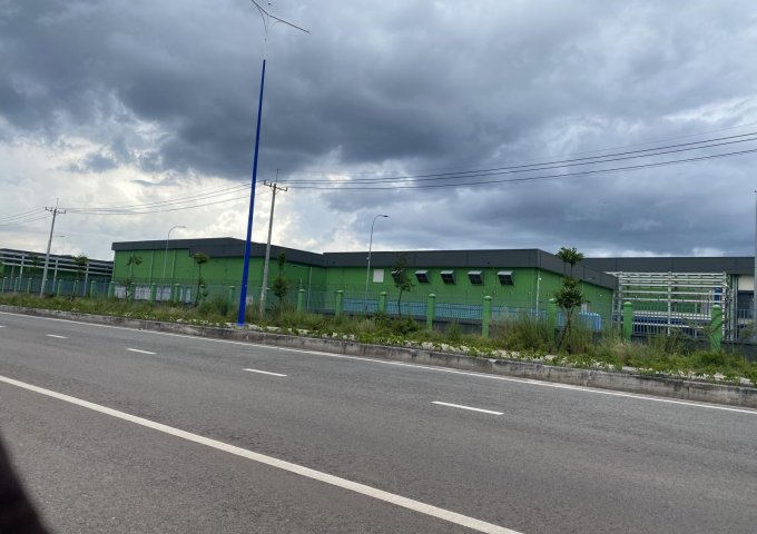 NGAY QL13 BÁN GÓC 2MT CHỢ 21X50m=1060m2, T.CƯ, SHR THỊ XÃ NGAY CỤM KCN XÂY TRỌ GIÁ 400TR