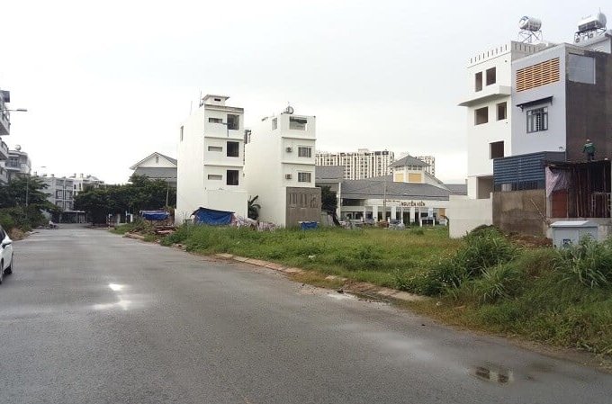 235/ Bán 540 m2 đất mặt tiền đường Nguyễn An Ninh gần biển xây cao tầng. 