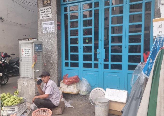 Chia sẻ mặt bằng kinh doanh buổi sáng mặt tiền Dương Bá Trạc Quận 8, gần cầu Nguyễn Văn Cừ.