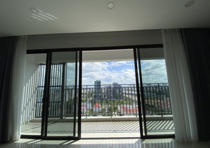 Cho thuê Căn Hộ The View T8 tầng cao , 148m2, 3Pn, 1 phòng làm việc 45 triệu/ tháng 0909092786