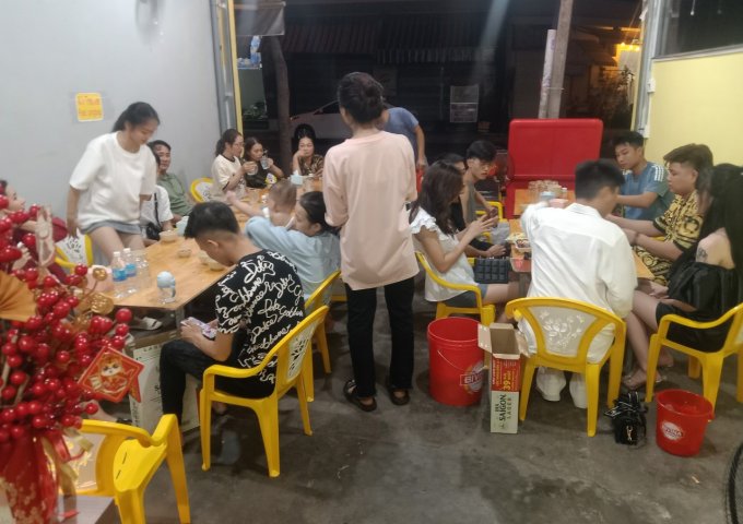 Cần sang lại quán nhậu đường Nguyễn Thị Định, Phước Long, Nha Trang, do mình phụ nữ một mình mở quán thức khuya kham không nổi.