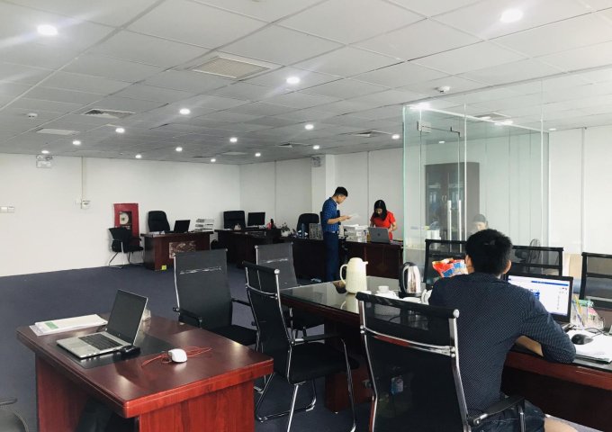 Cho thuê sàn văn phòng vinaconex 2, Linh Đàm 150m, 120m view thoáng 2 mặt kính đầy đủ nội thất cơ bản