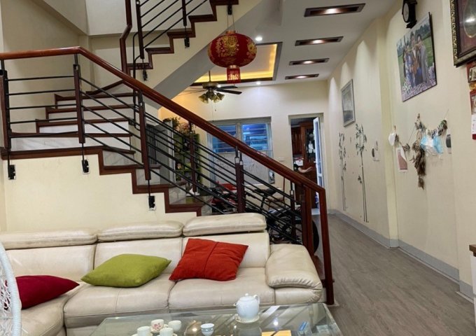 Cho thuê nhà riêng 3 tầng 3PN tại thành phố Vĩnh Yên, Vĩnh Phúc. Gía 11 triệu