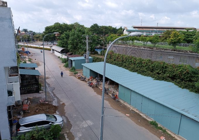 Nhà 1 trệt 2 lầu MẶT TIỀN kinh doanh Hóa An, Biên Hòa, đường 14m, gần Cầu Hang