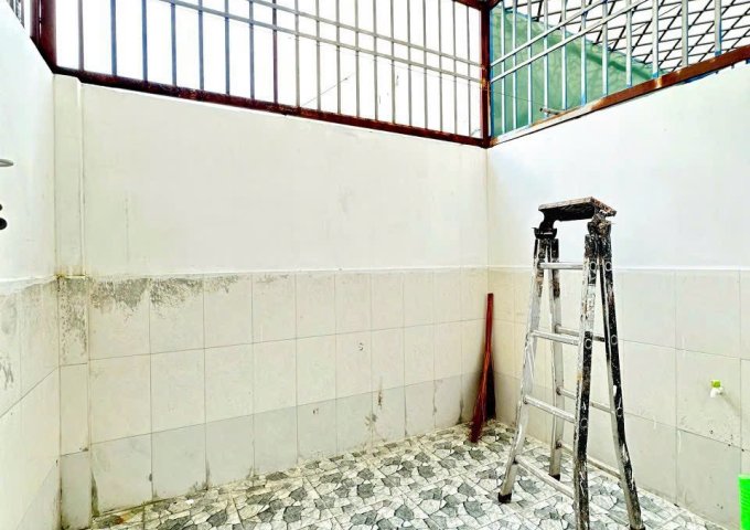 Ban nhà hẻm 1716 huỳnh Tấn Phát, nhà Bè, Dt 3x14m, 3 lầu. Giá 2,19 tỷ