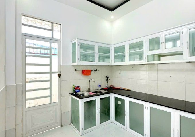 Ban nhà hẻm 1716 huỳnh Tấn Phát, nhà Bè, Dt 3x14m, 3 lầu. Giá 2,19 tỷ