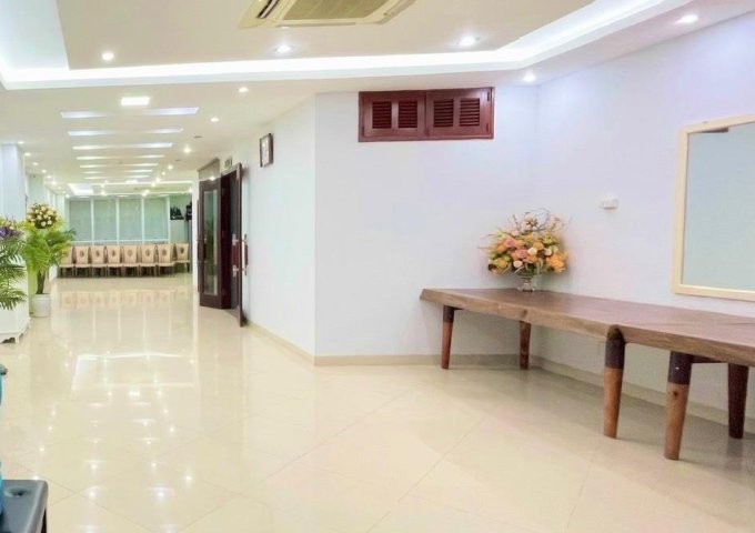 Bán văn phòng Trần Quang Diệu 125m2 8 tầng mặt tiền 6.2m giá rao bán 43 tỷ