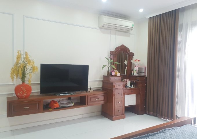 Cho thuê nhà 4 tầng 3 phòng ngủ tại khu đô thị Vạn Cát, Tích Sơn, Vĩnh Yên. Lh: 0986934038