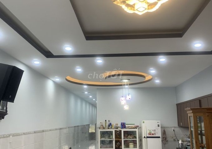 Cần bán nhà đẹp đổ 1 mê suốt, diện tích lớn, nội thất cao cấp, mới xây