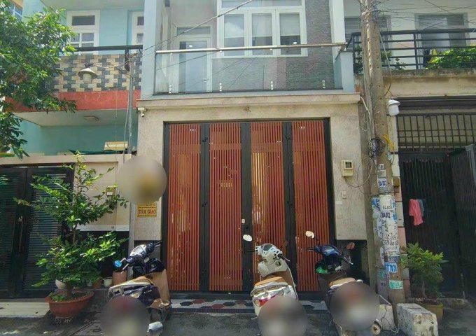 BÁN GẤP-QUẬN 10 –PHƯỜNG 4-SÁT HXH -32M 4TẦNG,CÁCH MẶT TIỀN VÀI CĂN NHỈNH 5TỶ