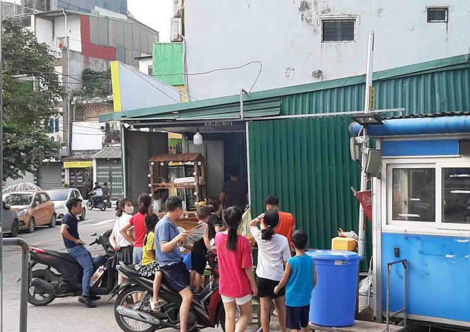 Do không có người làm và quản lý lên Nhượng lại có cửa hàng đồ ăn vặt, trà chanh, trà sữa