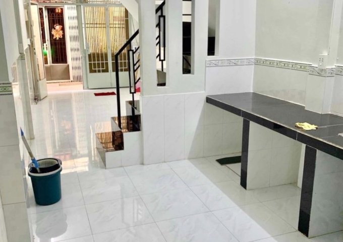 Nhà 2 tầng nở hậu hẻm 181 đường Tân Phước P6Q10 - 4.4 tỷ