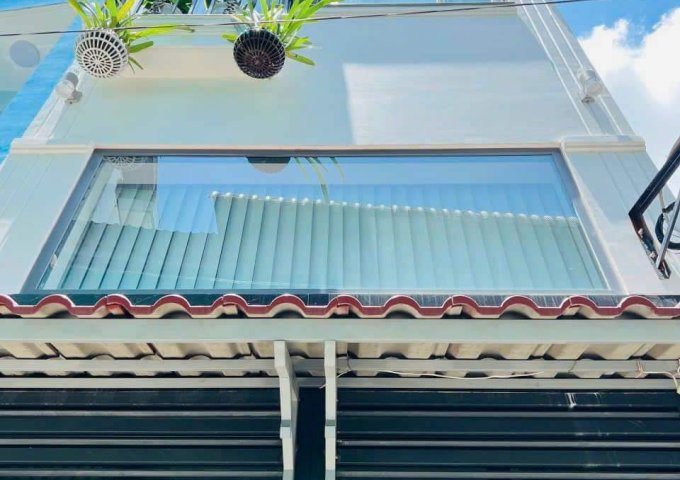 GIÁ GIẢM.
NHÀ BÁN.GIÁP QUẬN 1 - HẺM SẠCH SẼ - NHÀ VIEW THOÁNG CÁC MẶT - KHÔNG GIAN XANH XUNG QUANH - DÂN TRÍ TỐT - HẺM 8M - XE HƠI VÀO NHÀ
.