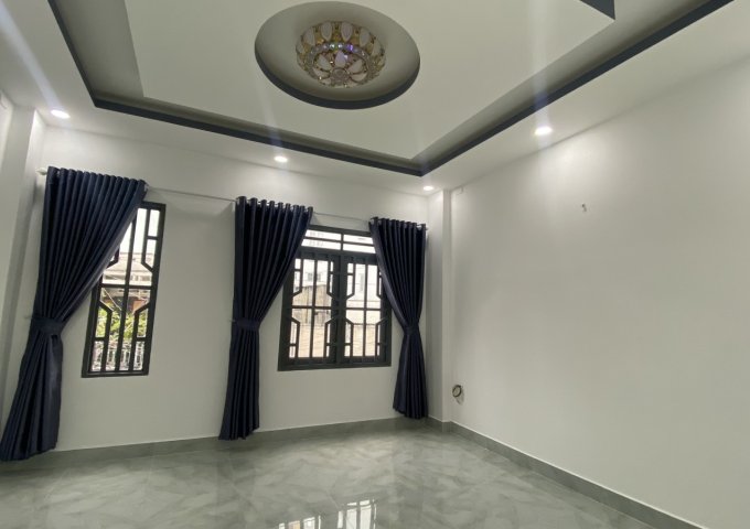 Bán nhà ngay chợ Cây Quéo, phường 5 Bình Thạnh, ngang 4,5m dài 11m, 4 tầng, giá chỉ 6 tỷ 750 triệu.