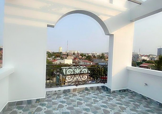 Bán nhà xây mới độc lập sân cổng 4 tầng GIÁ 3.05 tỉ phố Chợ Hàng Cũ