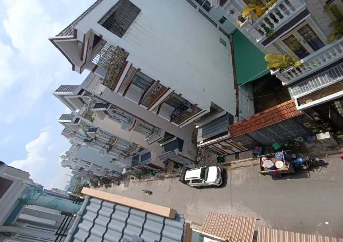 Cần bán gấp nhà Bến Lội BHH B Bình Tân 5 tầng 52m2 chỉ 5,3 tỷ Thương Lượng.