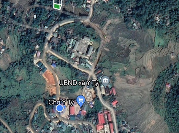 Mảnh đất khu vực trung tâm của Y Tý, diện tích khoảng  396m2 thuộc thôn Ngải Trồ, xã Y Tý, huyện Bát Xát, tỉnh Lào Cai 