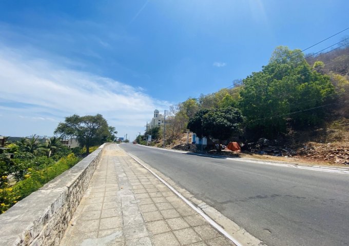 14/Cần bán 412 m2 đất biệt thự hẻm 8m khu bãi dâu vị trí đẹp.  