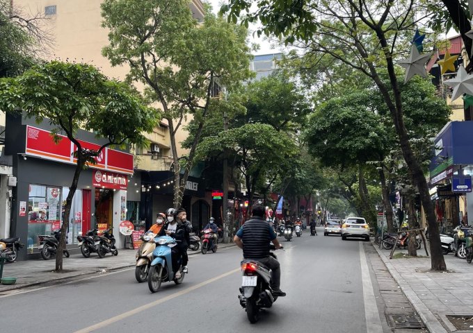 (Tổng giảm 7 tỷ) Bán nhà KINH DOANH mặt phố trung tâm quận Hoàn Kiếm - phường Hàng Bông, 64m2, 48.000 USD/năm, 33 tỷ