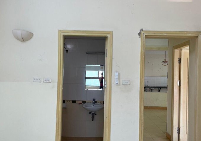 Chính chủ cho thuê căn hộ tầng 5 Chung Cư Nàng Hương. 583 Nguyễn Trãi