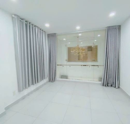 Bán nhà 2 tầng full nội thất đường Nguyễn Công Hoan, Phú Nhuận giáp quận 1
