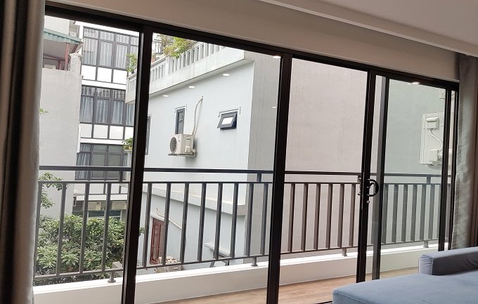 Cho thuê căn hộ dịch vụ tại Yên Phụ, Tây Hồ, 70m2, 1PN, đầy đủ nội thất mới hiện đại, ban công thoáng