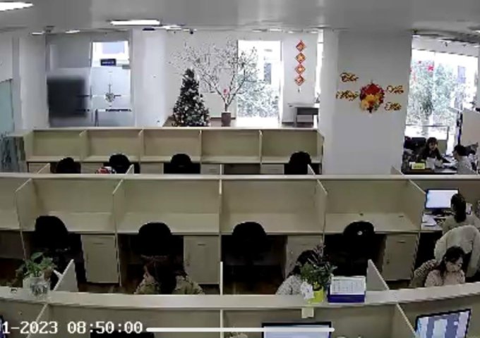 Cho thuê nhà tầng 3 tòa tháp đông- Chung cư HVQP, Tây Hồ, 241m2, 56 tr/tháng.