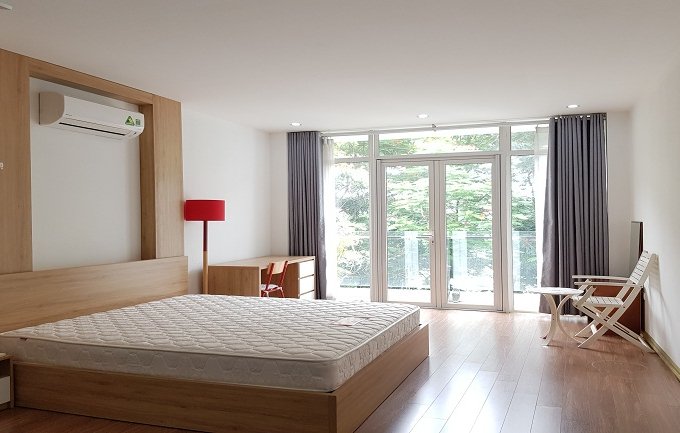 Cho thuê căn hộ dịch vụ tại Nhật Chiêu, Tây Hồ, 80m2, 1PN, ban công, đầy đủ nội thất hiện đại, view hồ