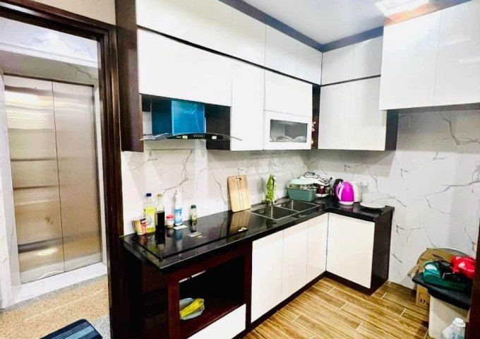 Bán nhà phân lô ô tô tránh, mặt tiền kinh doanh, 16 tỷ phố Hoàng Văn Thái