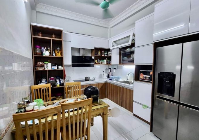 Cần bán nhà riêng phố Hoàng Văn Thái, quận Thanh Xuân - Ô Tô Đỗ Cửa - 2 Thoáng - Nhỉnh Giá 7 Tỷ