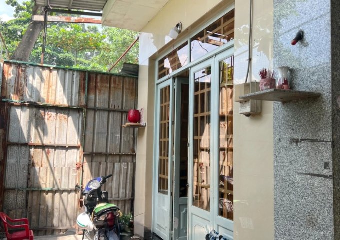 Nhà giấy tay trệt/lầu đúc gần đường chính Tạ Quang Bửu P5Q8 - 1.9 Tỷ