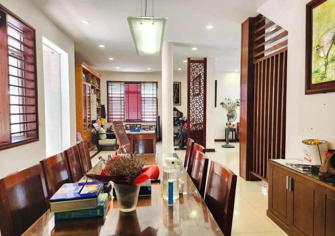 BÁN NHÀ BIỆT THỰ VÍP TRONG KHU ĐÔ THỊ MỚI NGHĨA ĐÔ -CẦU GIẤY LÔ GÓC-VỈA HÈ-Ô TÔ TRÁNH NHAU.DIỆN TÍCH 250M.GIÁ 73,5 TỶ