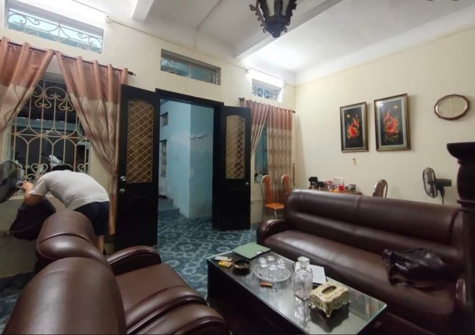 Bán nhà đẹp Hoàng Hoa Thám, quận Ba Đình, DT 95m2, 2 tầng, giá có thương lượng từ 8 tỉ Hotline O94 lO7 l689