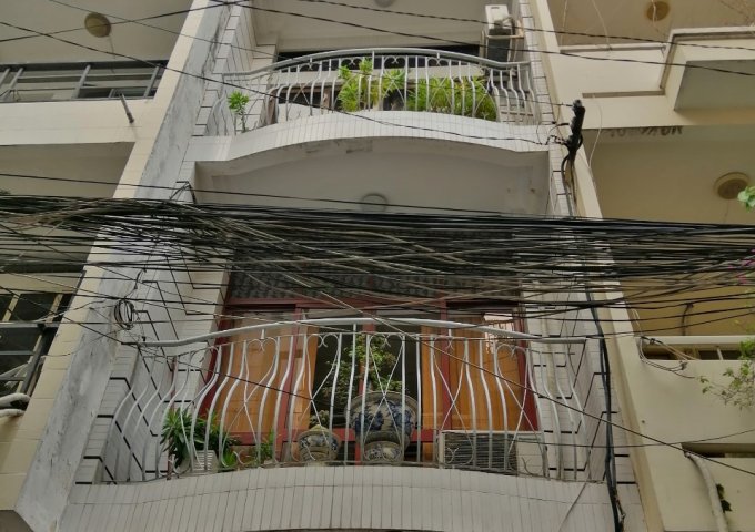 Bán nhà hẻm VIP 1 trệt 3 lầu sân thượng Cách Mạng Tháng Tám F6Q3 TP.HCM