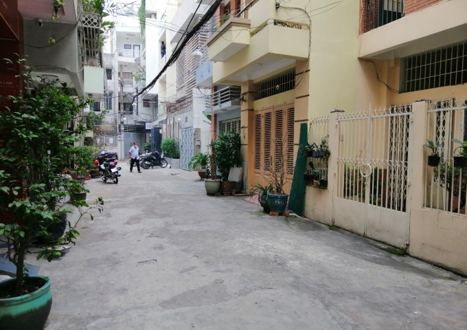 Bán nhà hẻm VIP 1 trệt 3 lầu sân thượng Cách Mạng Tháng Tám F6Q3 TP.HCM