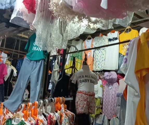 Chính chủ cần bán quầy vị trí đẹp tại chợ Đồng Xa thành phố Hà Nội
