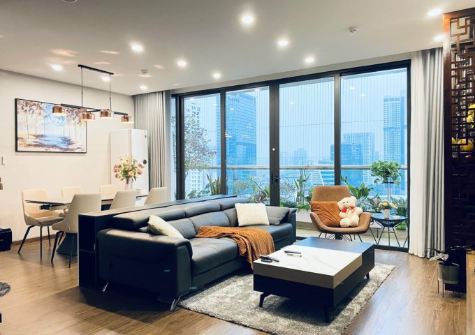 Bán CHCC Chelsea Residence 48 Trần Kim Xuyến căn góc 118m 3PN+ 1phòng giúp việc nội thất đẹp