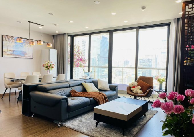Bán CHCC Chelsea Residence 48 Trần Kim Xuyến căn góc 118m 3PN+ 1phòng giúp việc nội thất đẹp