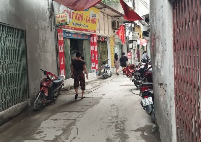 Cần sang nhượng cửa hàng đầu ngõ 85 Xuân Thủy, Cầu Giấy