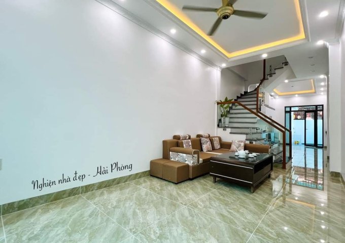 Bán nhà Nguyễn Tường Loan, ngay Hoàng Minh Thảo, 3.15 tỷ, 90m2, Độc lập Sân cổng trước sau