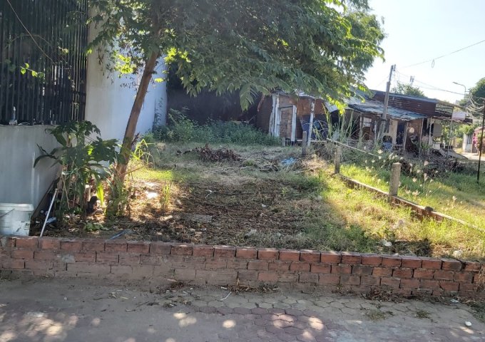 Bán lô đất mặt tiền đường Phạm Văn Đồng, đối diện trường Cấp 2 Nghĩa Chánh