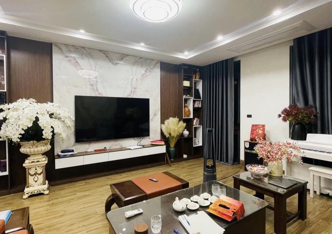 Bán siêu phẩm 6 tầng ngõ Vip phố Hoàng Văn Thái, mặt tiền hoa hậu, thang máy, kinh doanh sầm uất.