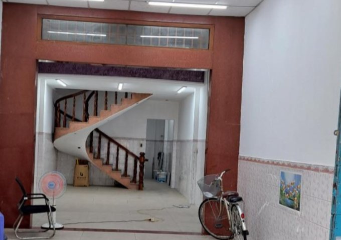 Cho thuê nhà mặt tiền Hòa Bình, quận Tân Phú, 4x18m, 3 tấm